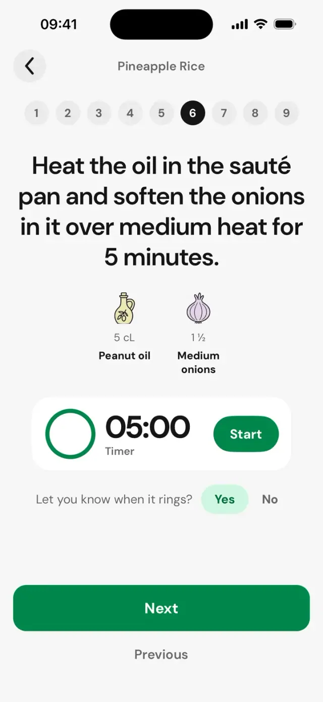 Cooking mode, step 5 of 8: heat the oil and soften the onions, timer 05:00