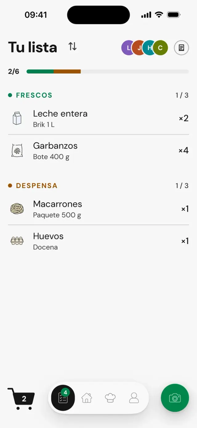 Pantalla «Tu lista» compartida: lista de la compra compartida por cuatro personas, 2 de 6 artículos cogidos, familias Frescos y Despensa